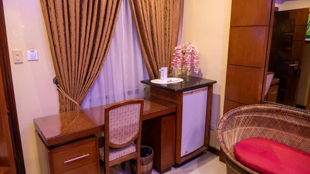 אנגלס Fields Palace Hotel מראה חיצוני תמונה