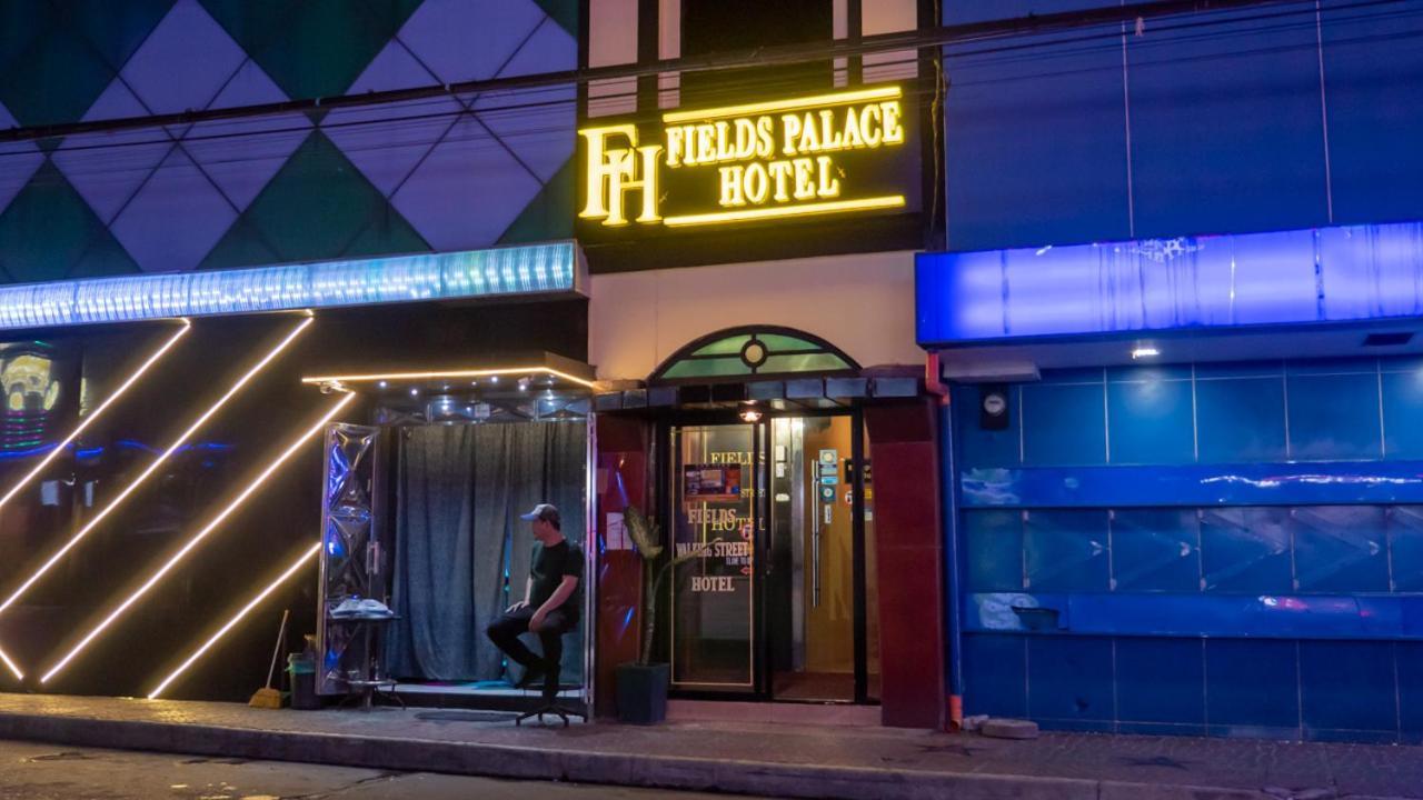 אנגלס Fields Palace Hotel מראה חיצוני תמונה